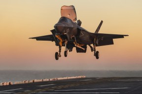 开运体育电脑版-NBA球队训练日常揭秘，nba球队训练营