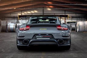 开云体育在线登入-大型足球展在本地博物馆举行，推广足球文化，足球展览海报